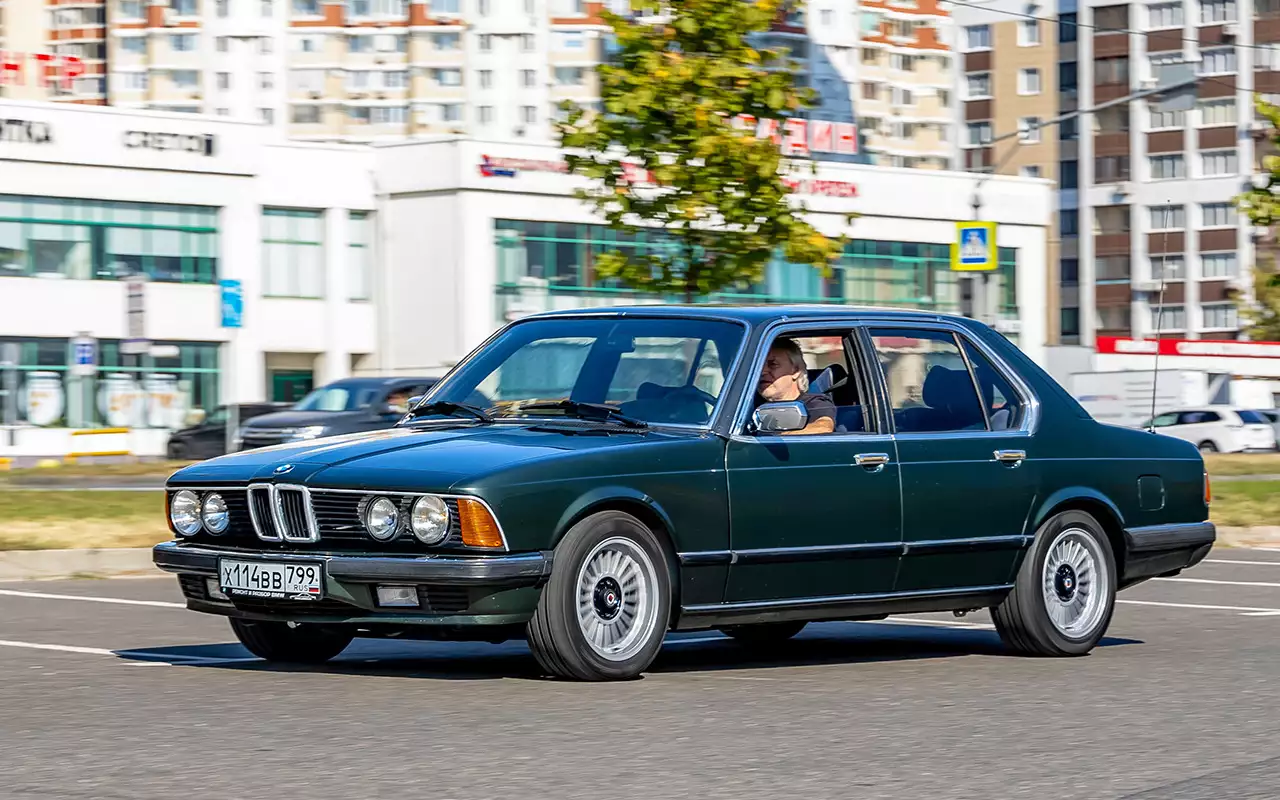 BMW 735i