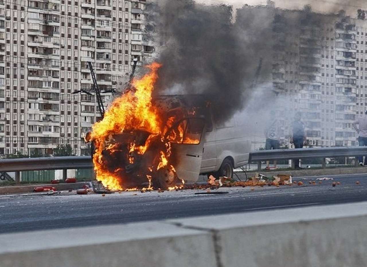 В МВД выяснили, кто поджигает автомобили