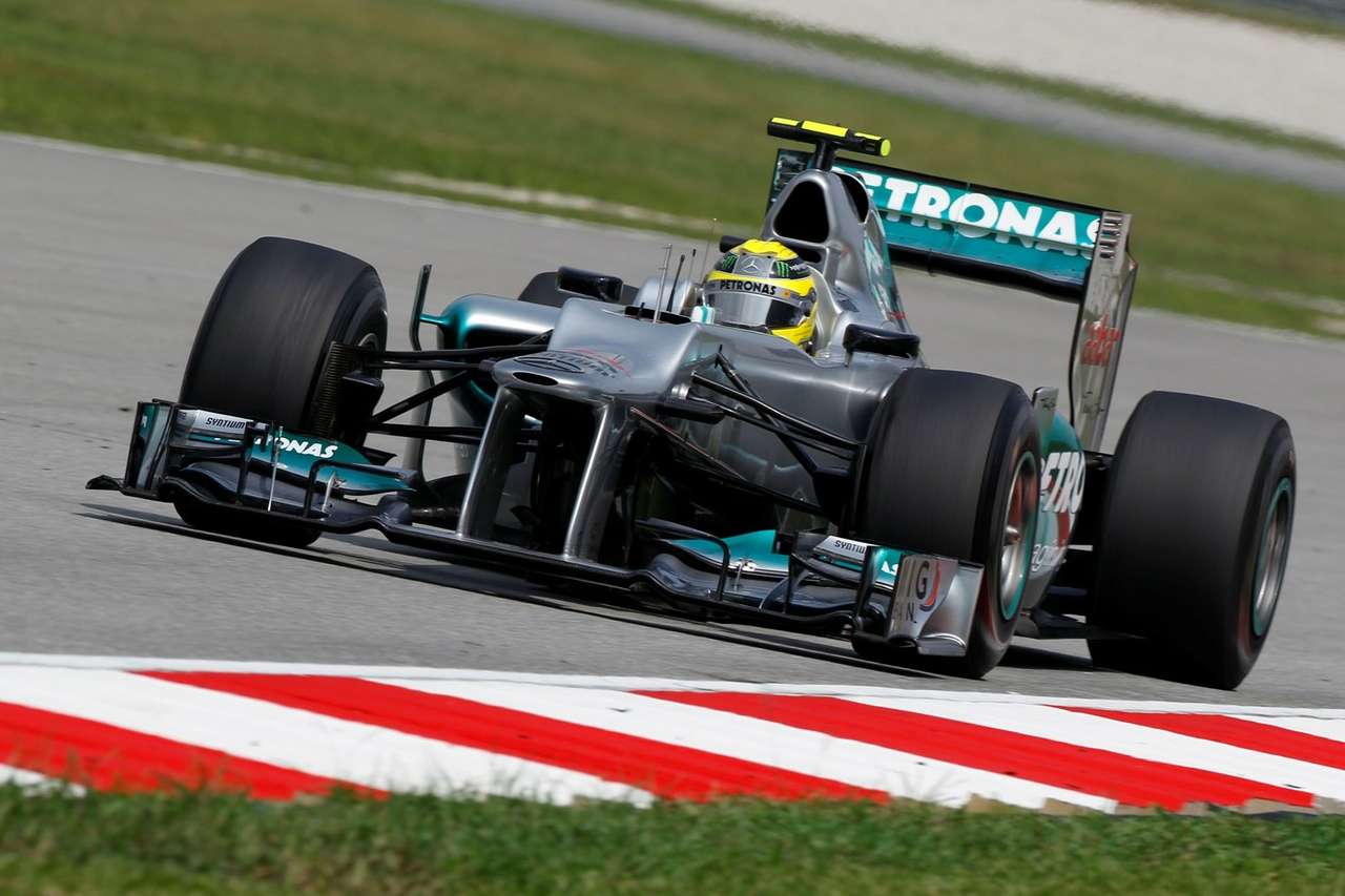 Поул-позишн стала первой в карьере Росберга и новейшей истории команды "Мерседес", вернувшейся в Формулу 1 после длинного перерыва