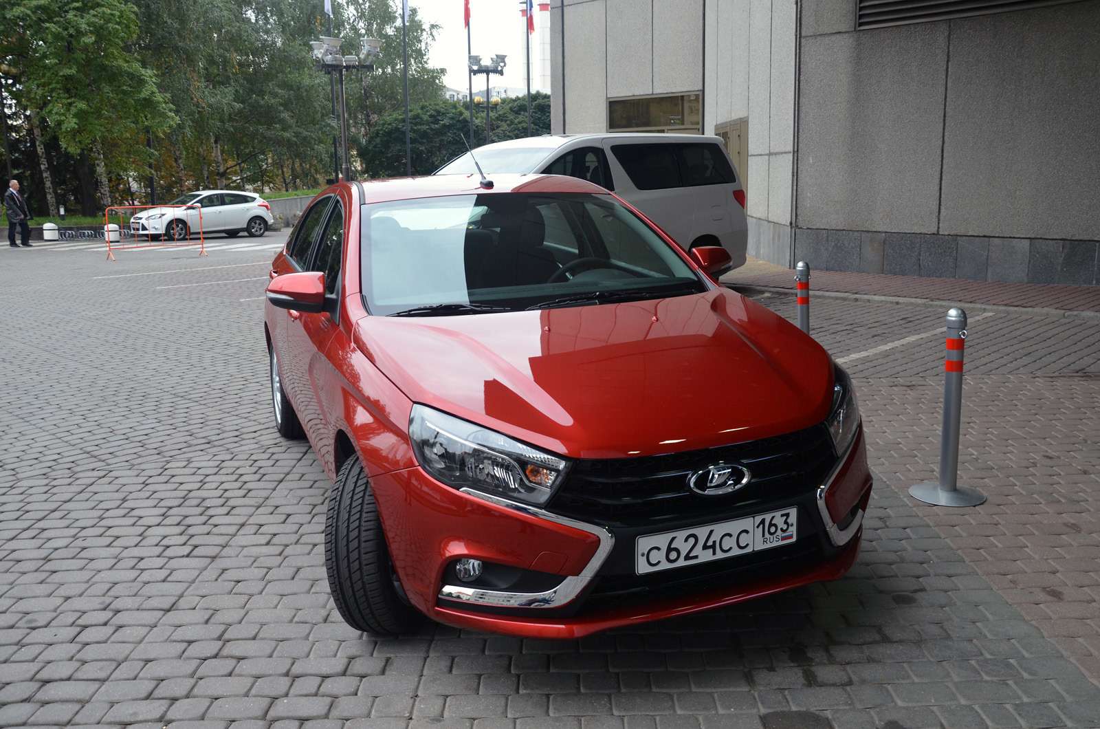 Лада цвет сердолик Lada Vesta