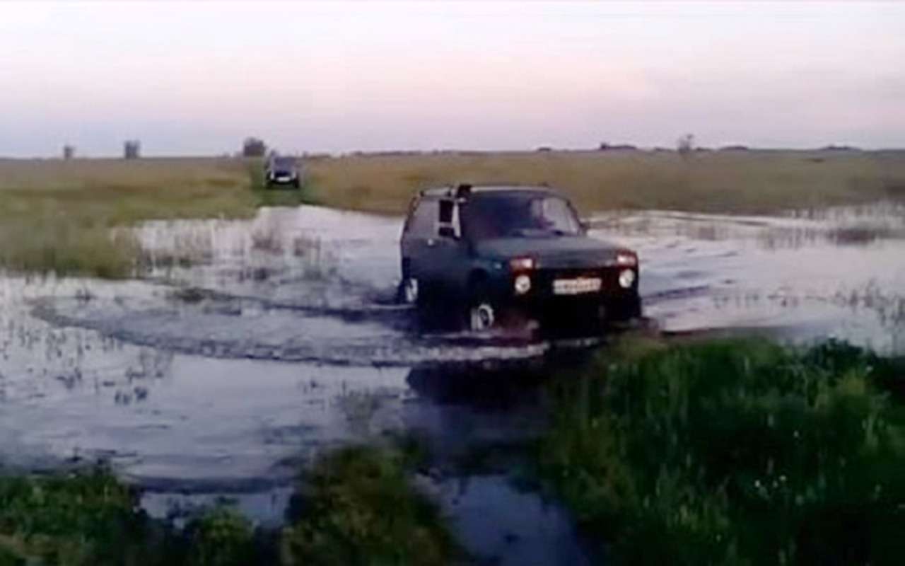 Ростовские кулибины превратили Ладу 4x4 в амфибию