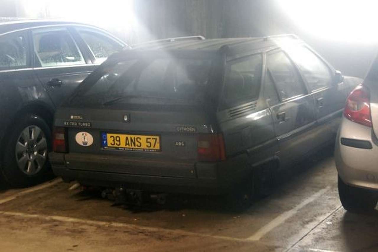 Владелец Citroen задолжал за парковку больше всех в мире