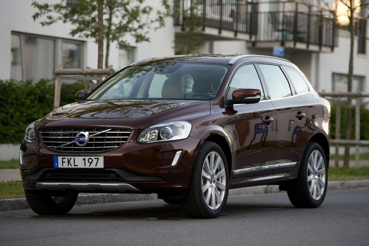 Чуть менее половины проданных в прошлом году в нашей стране Volvo — кроссоверы XC60