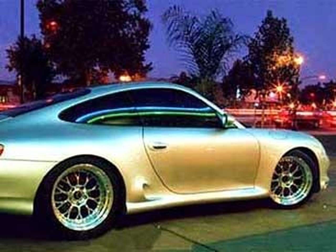 Конфискован золотой Porsche Хуссейна-младшего