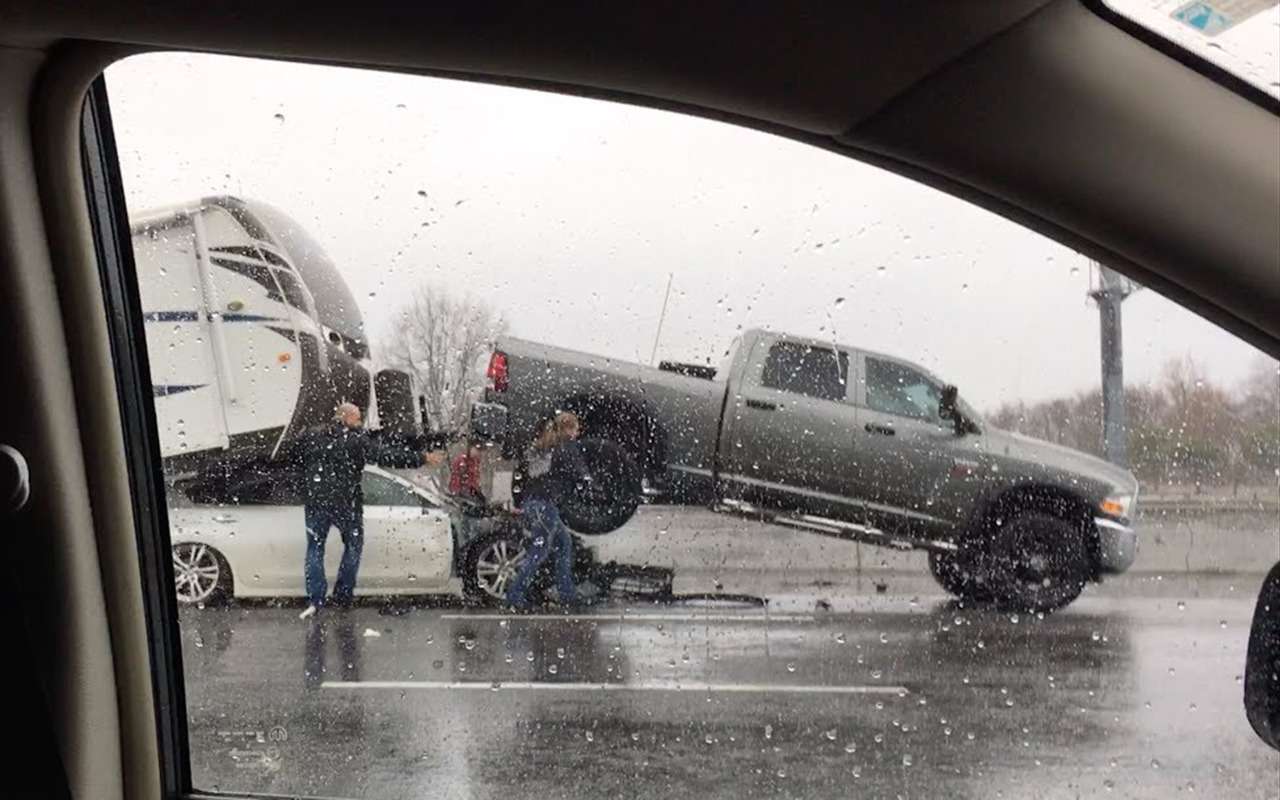 Как заехать под прицеп? Лайфхак от американской автомобилистки