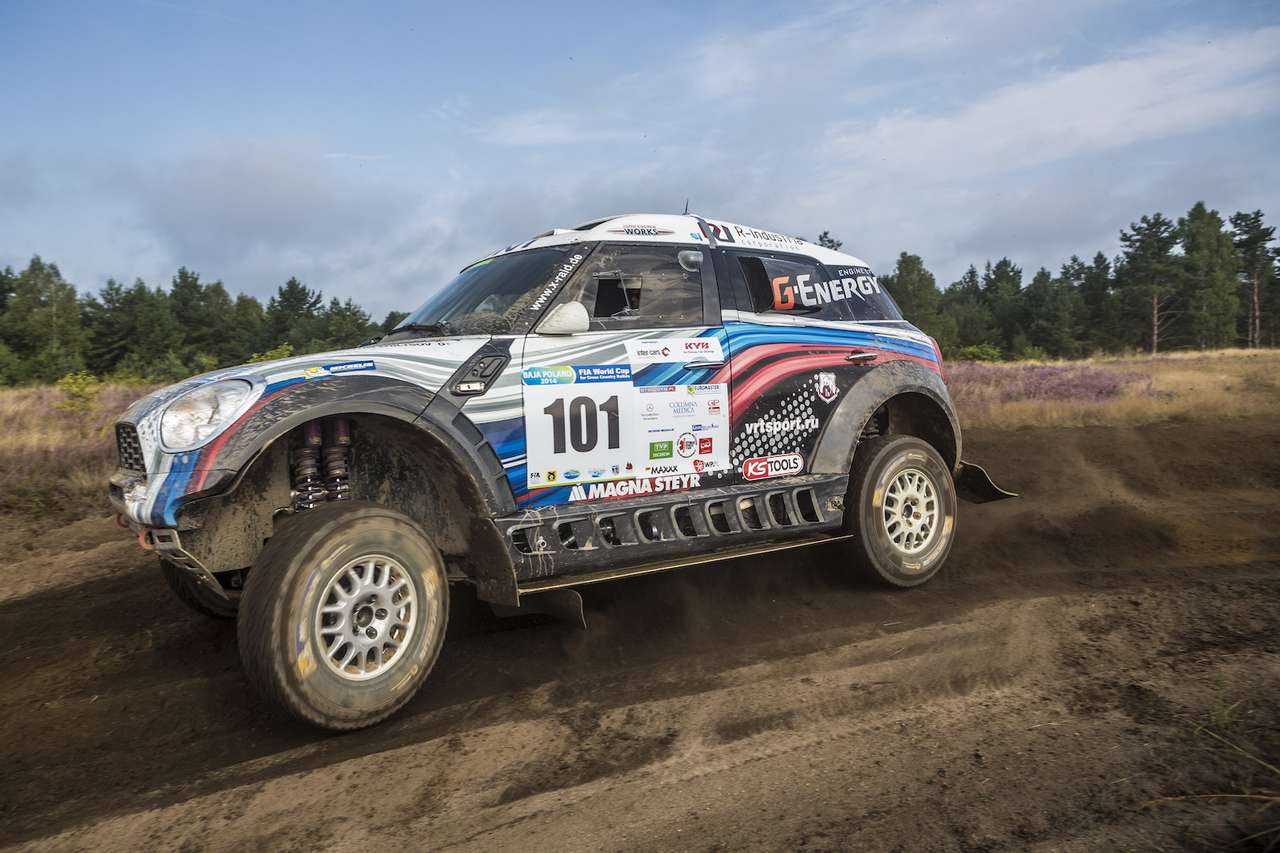 Ралли-рейды: Васильев сошел, но остался лидером