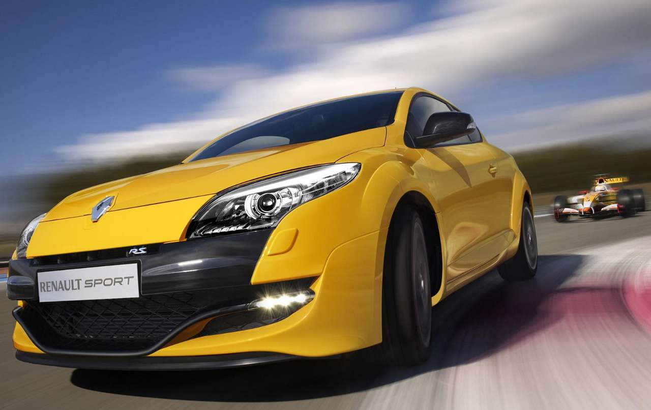 Renault начинает продажи спорткара Megane RS