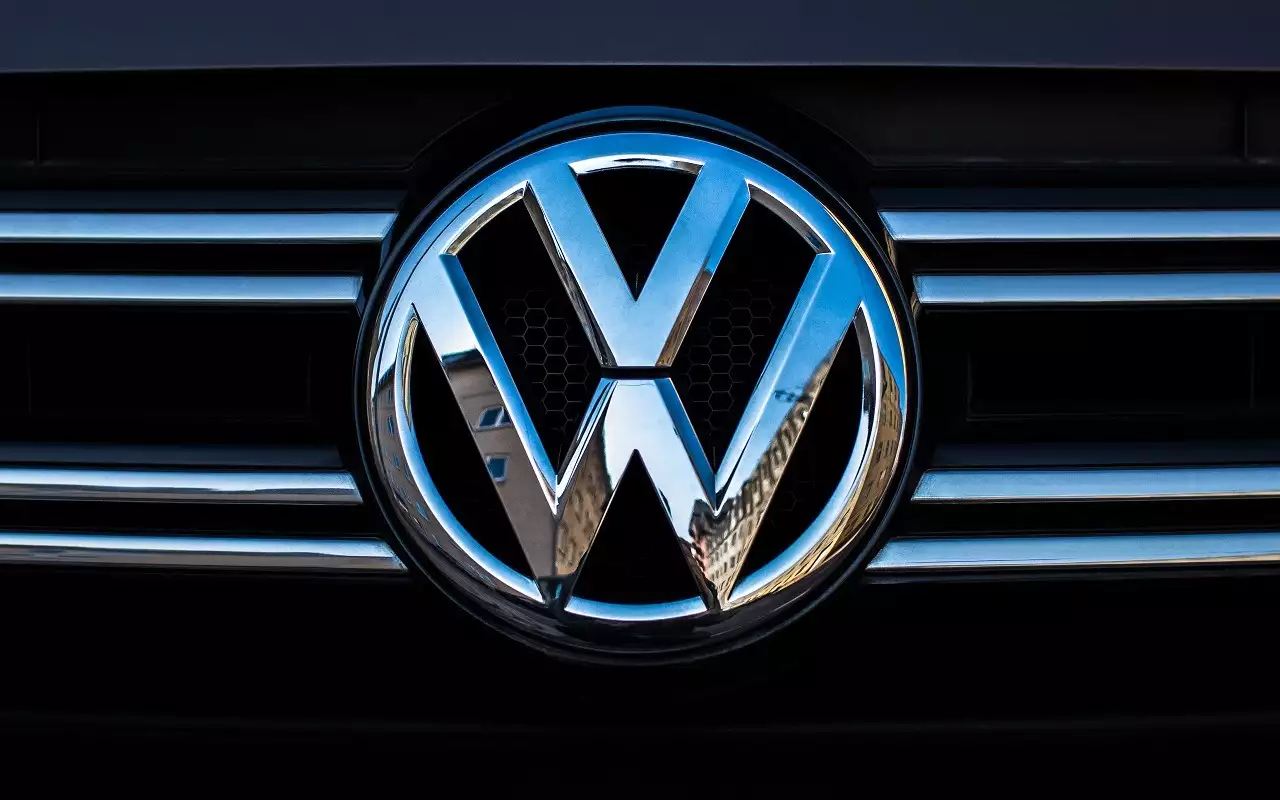 Один болт — и руль может отказать: Volkswagen отзовет миллионы авто
