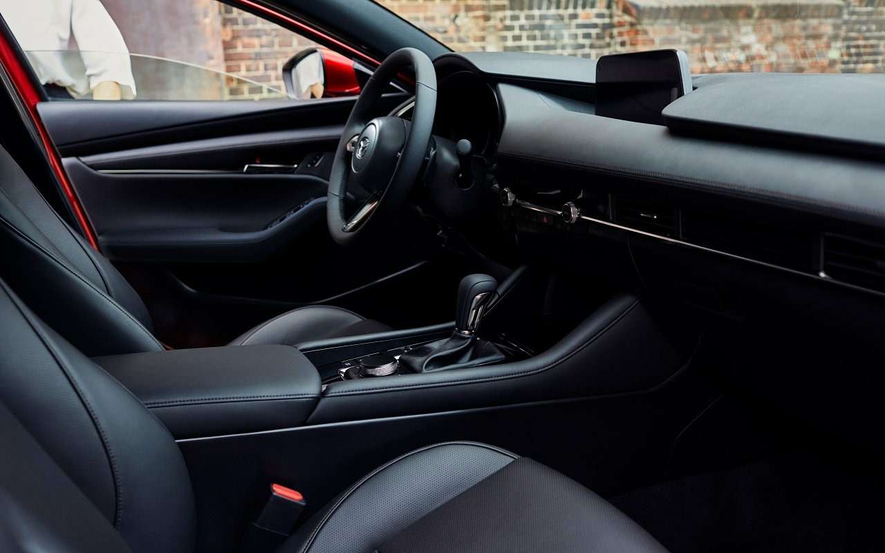 Интерьер Mazda 3