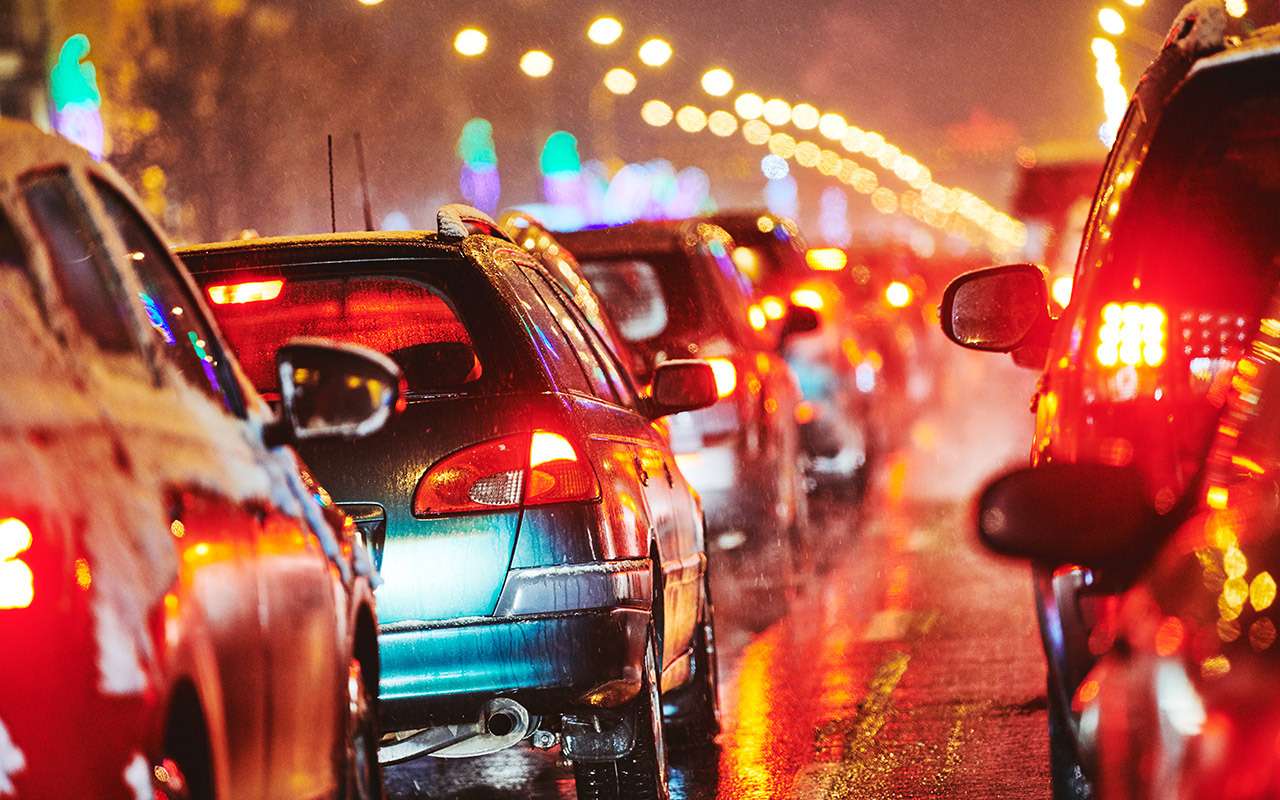 В машине пахнет бензином — это нормально? На самом деле нет