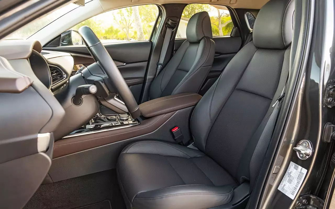 Интерьер Mazda CX-30