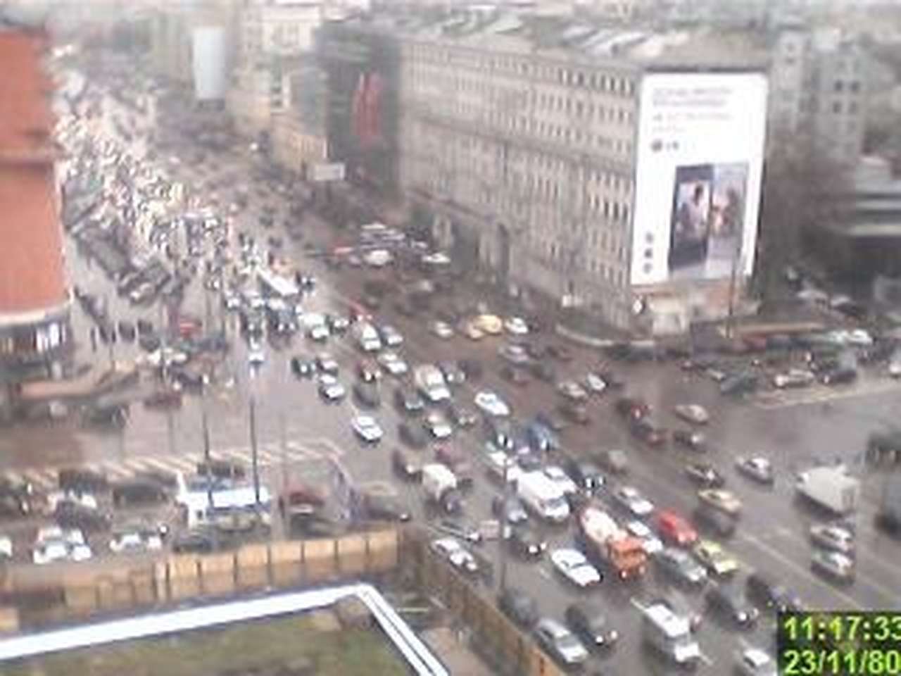 Москвичи отрегулируют пробки из окон