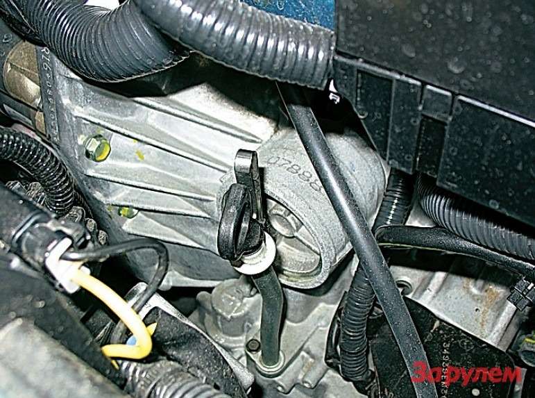 Коробка передач ларгус 16 клапанов. Щуп на кпп гранта 2190. Щуп двигателя гранта 8 клапанная. Проверка масла кпп гранта. Щуп кпп гранта фл 16 кл.