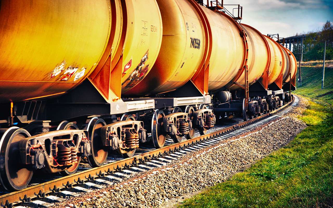 Нефтяным компания хотят разрешить экспорт топлива