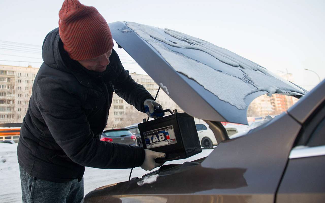 Аккумулятор можно проверить самостоятельно: рассказываем подробно, как это сделать