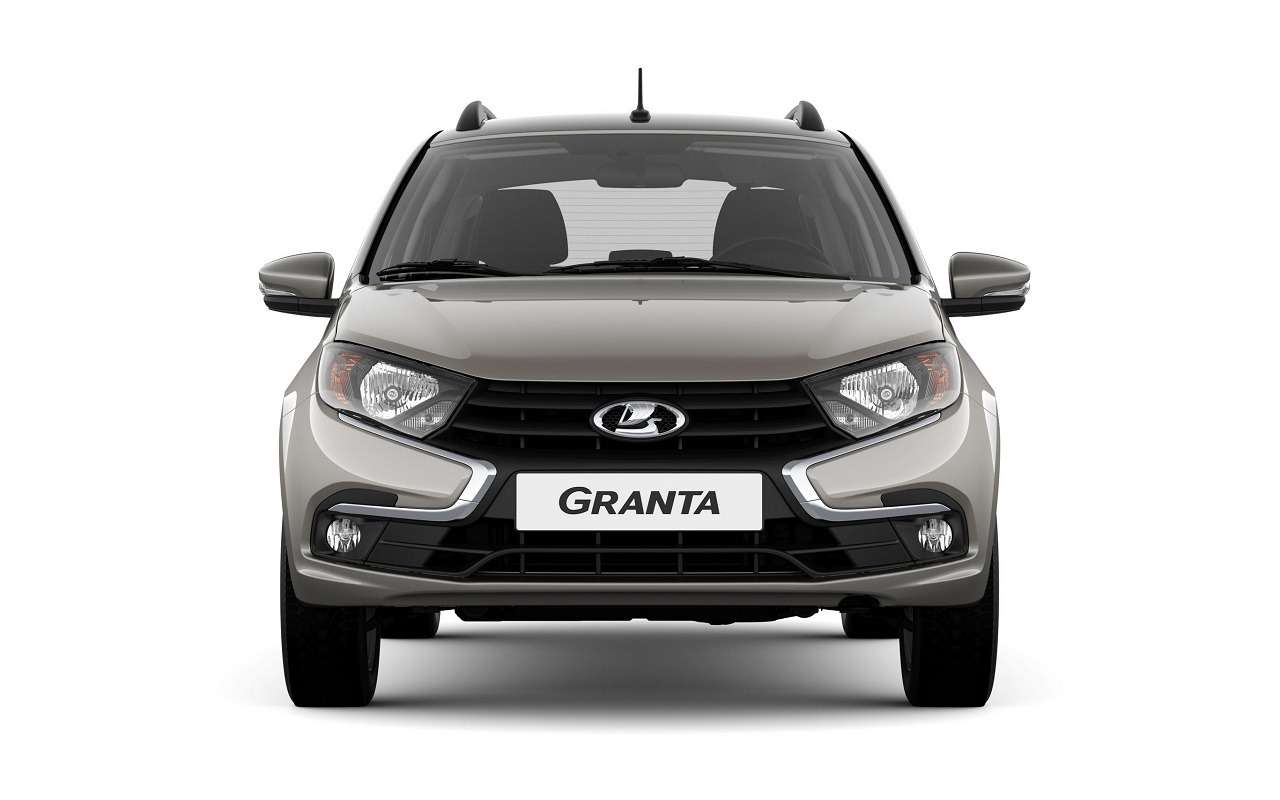 Конечно, внешность тоже будет попроще. Например, противотуманных фар, присущих люксовым комплектациям, в «легких» Грантах не будет