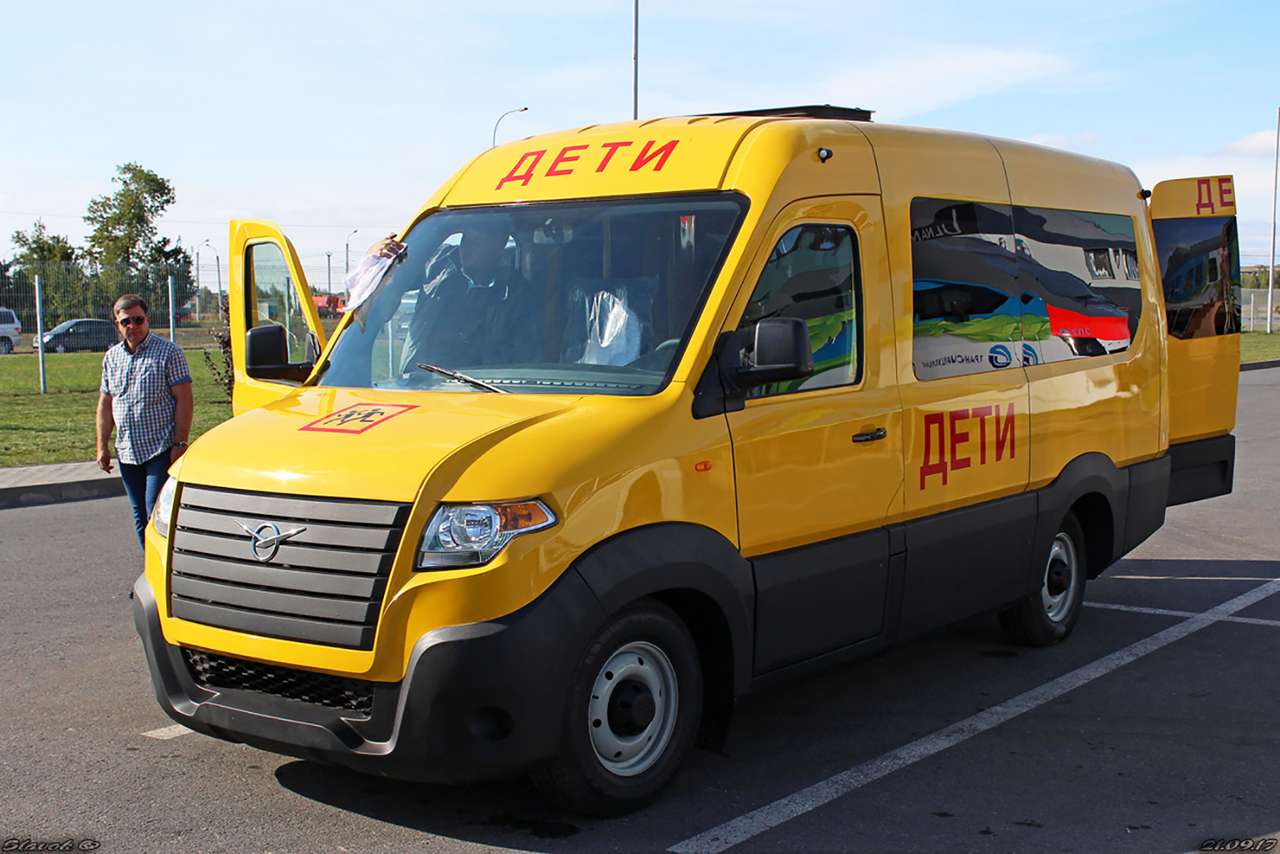 УАЗ сделал замену «буханке». Первые фото нового микроавтобуса
