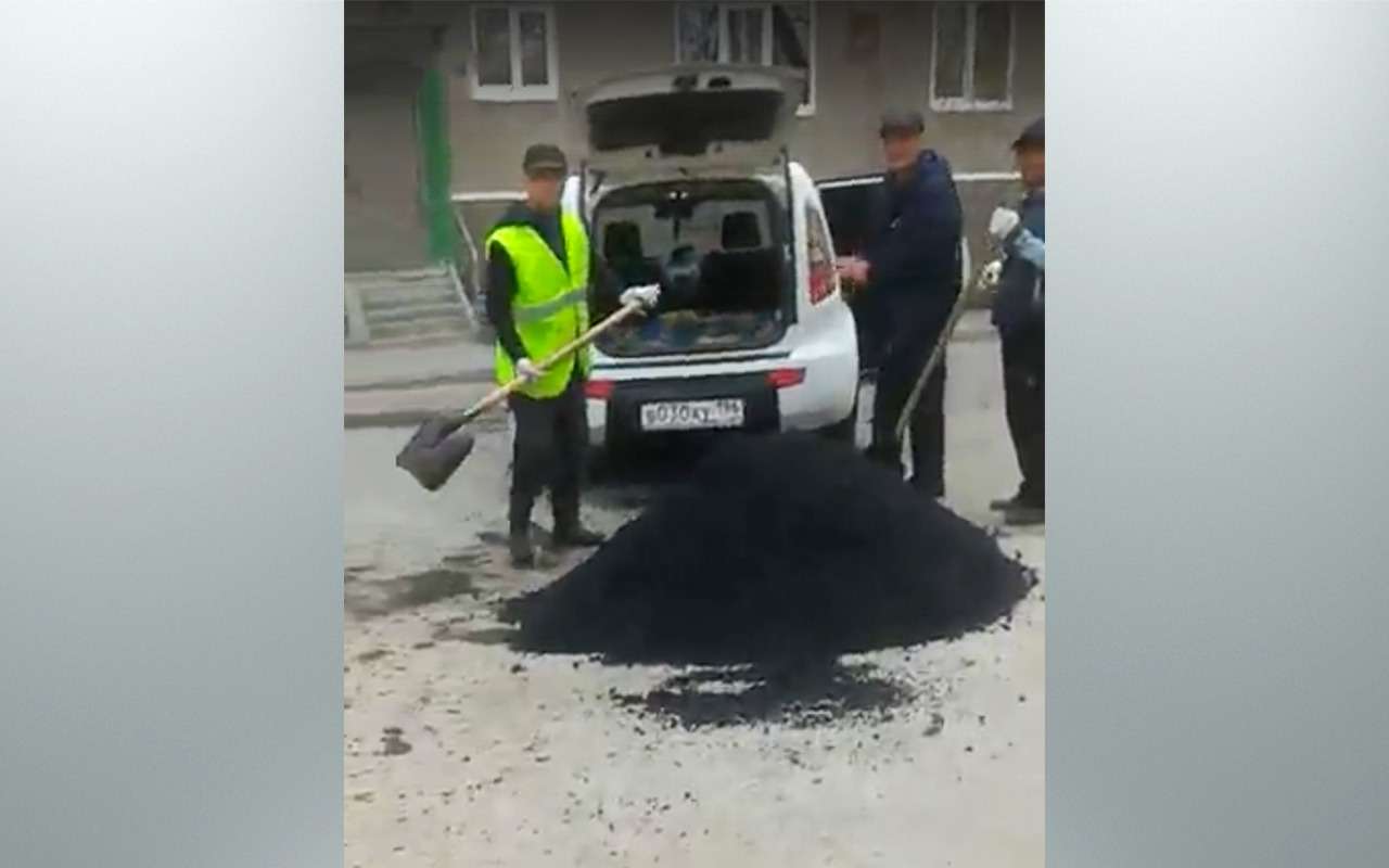 Дорожники продали асфальт владельцу Kia Soul. Их поймали с поличным
