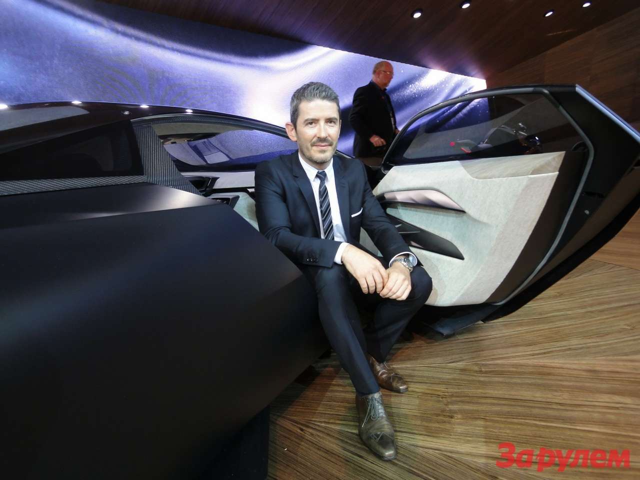 Авто из макулатуры? Интервью с главным дизайнером Peugeot
