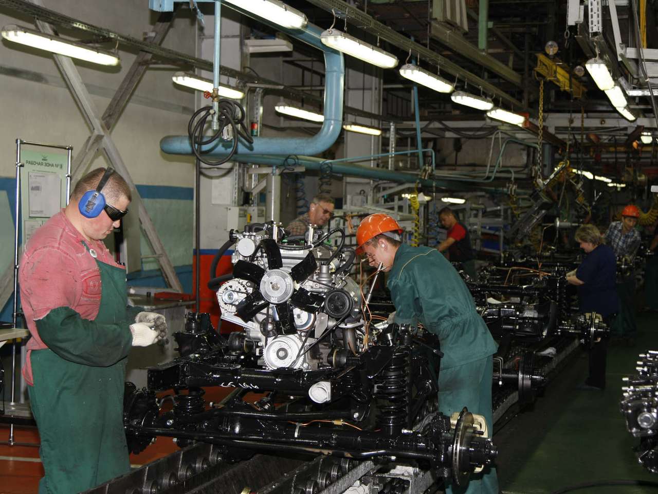 «АСМ-холдинг»: за 5 месяцев выпуск транспортных средств в России сократился на 3,8%