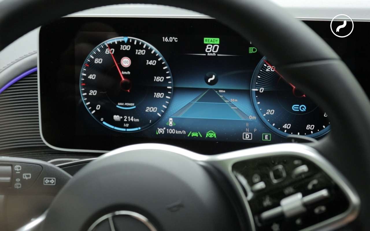 Какой у вас телефон? От этого зависит выбор автомобиля