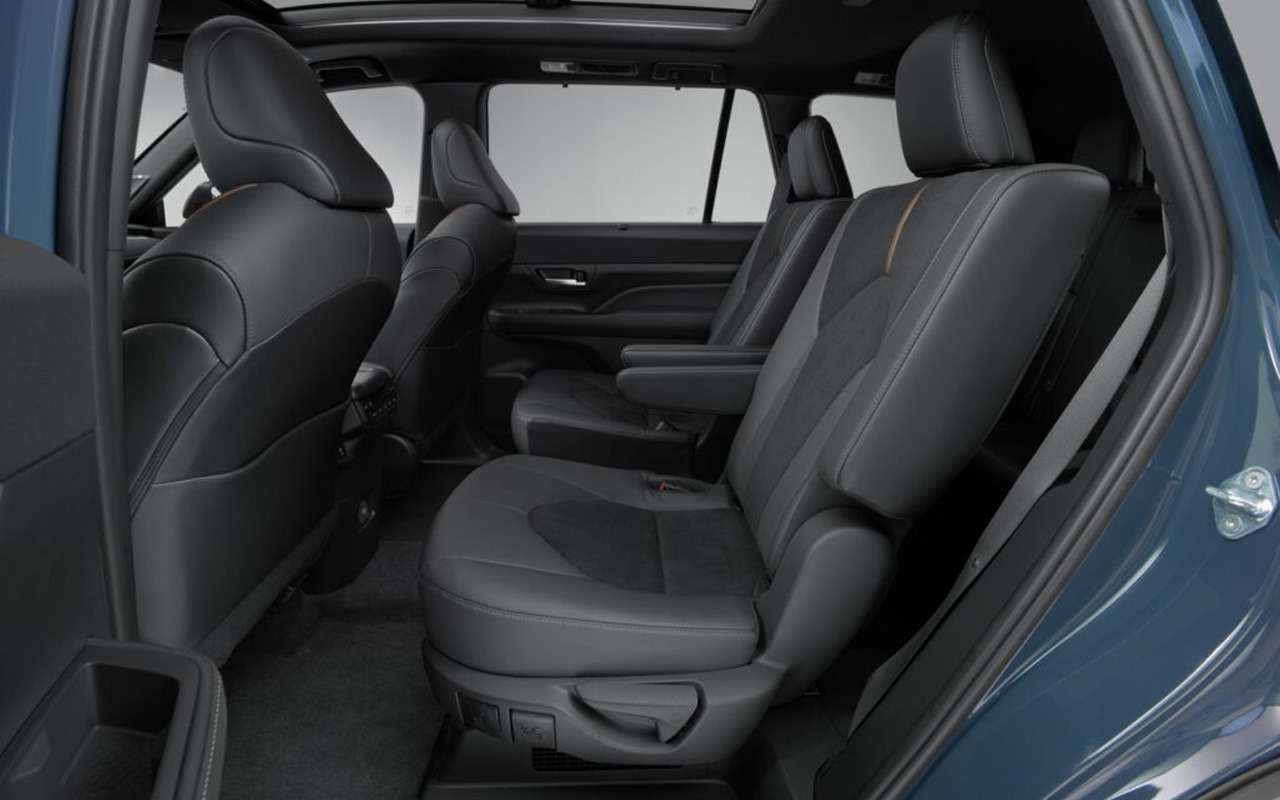 Это копия Toyota Grand Highlander, только лучше