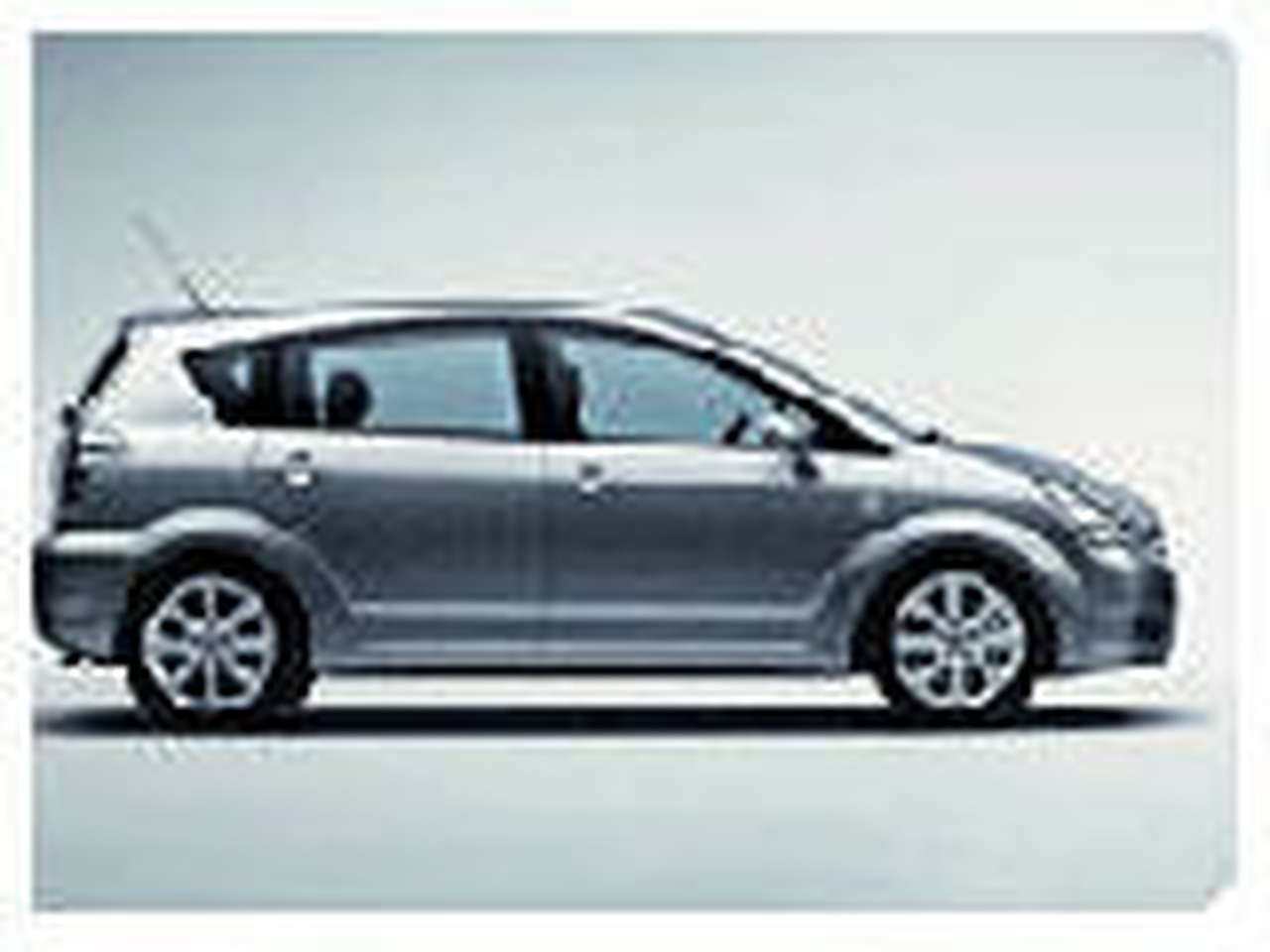 Начало продаж Toyota Corolla Verso в России