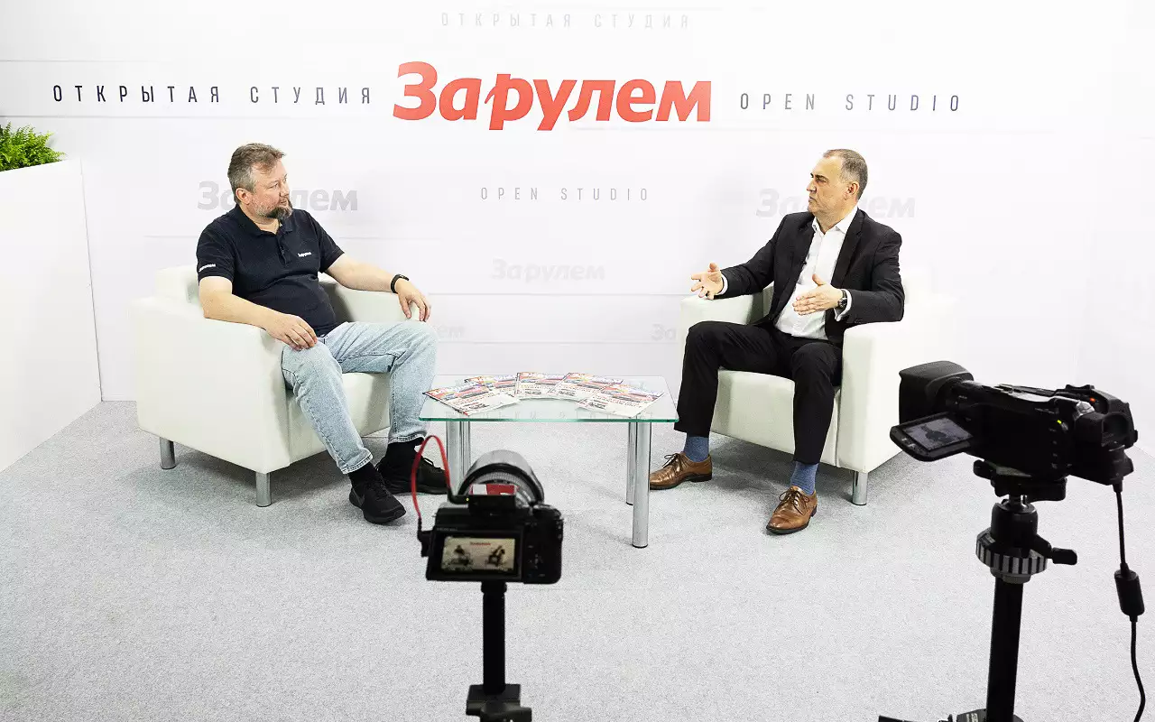 Открытая студия «За рулем» начала работу на выставке ИнтерАвтоМеханика 2026