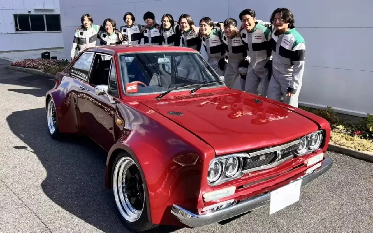 Nissan Sunny Skyline