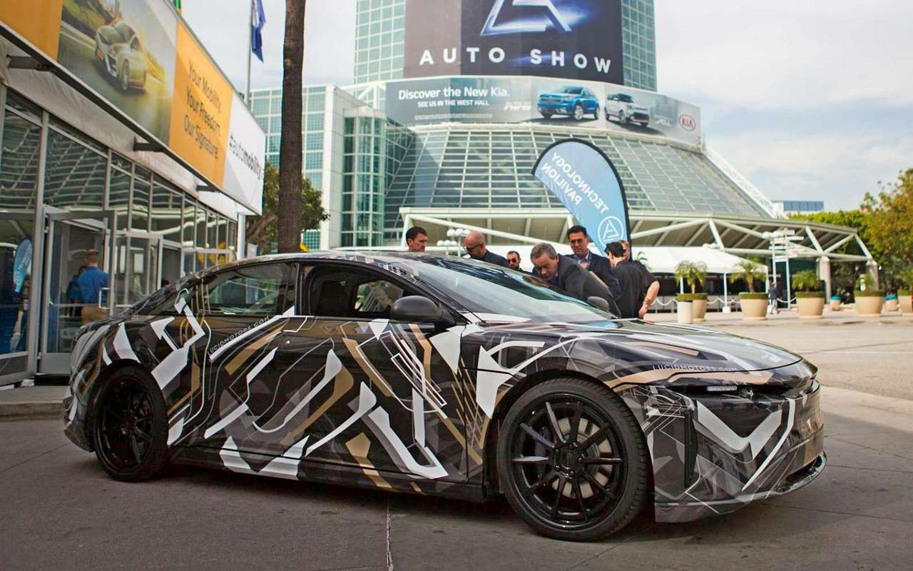 Внешность первого серийного электромобиля Lucid может быть полностью рассекречена еще до конца этого года.