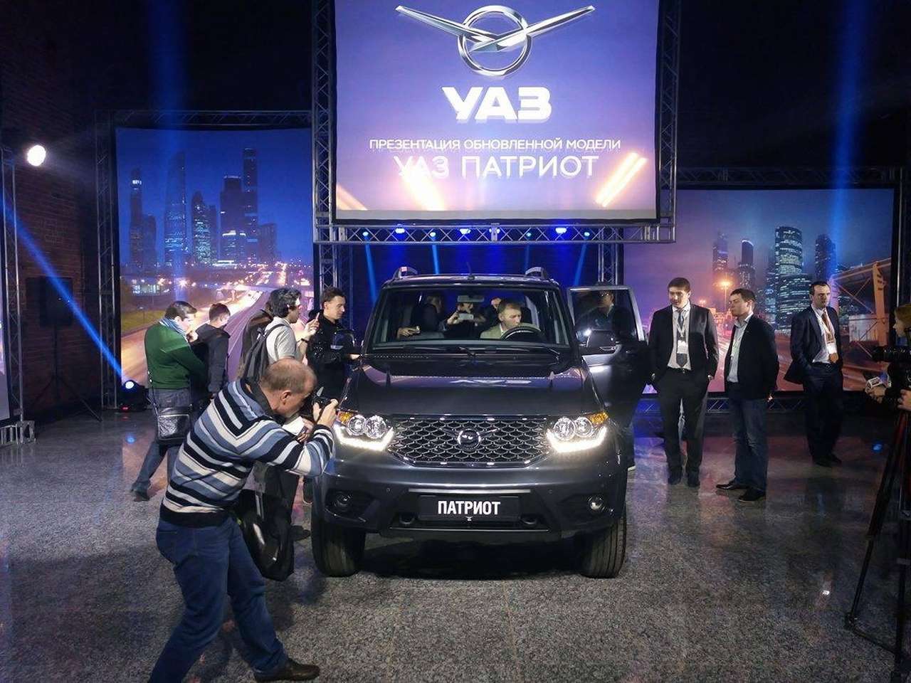 УАЗ Патриот теперь позиционируется как семейный автомобиль, хотя раньше он славился как машина для суровых мужчин.