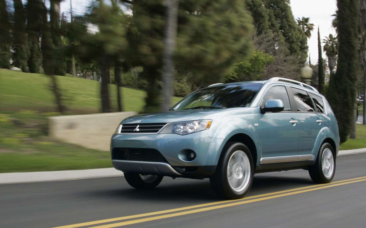 Mitsubishi отзывает в России старые Outlander из-за люков