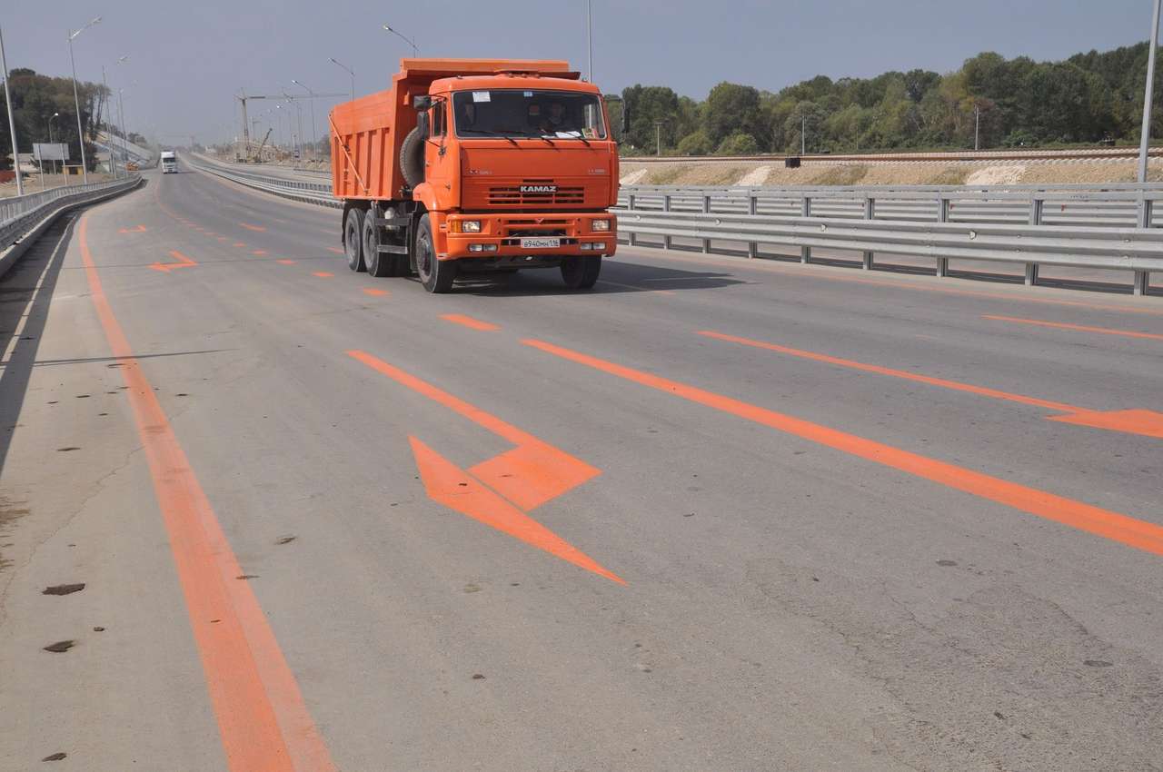 Рынок грузовых автомобилей в октябре рухнул на 27%