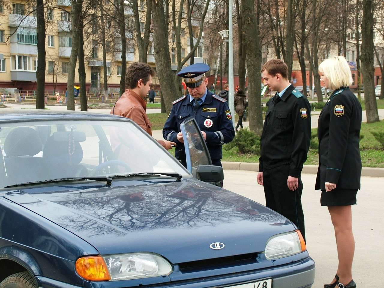 Судебным приставам велено «притормозить»