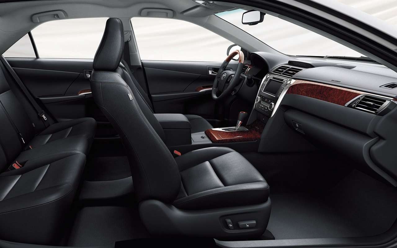 Toyota Camry V50