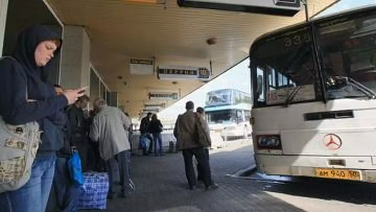 Нелегальные перевозчики зарабатывают в Москве до 26 млрд рублей