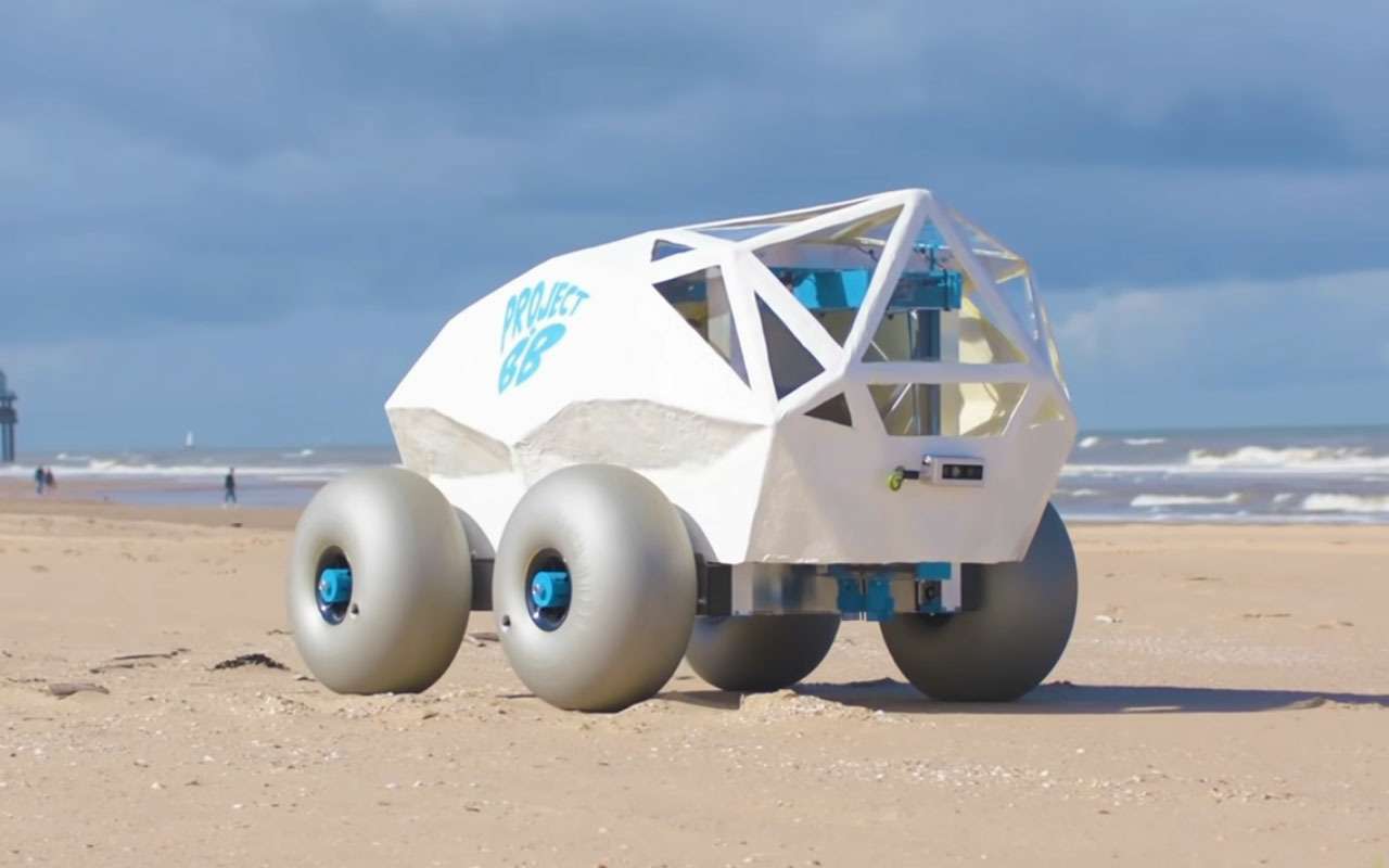 Создан автомобиль для сбора окурков