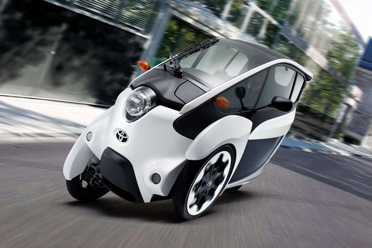 Автомобили Toyota i-Road выехали на улицы Токио