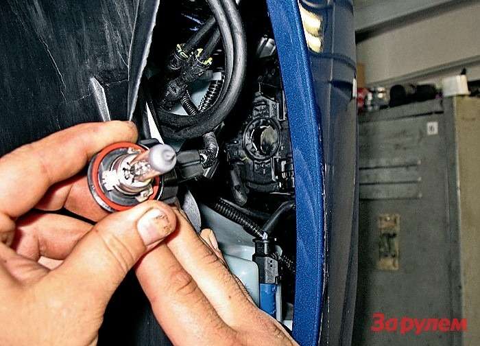 Как снять лампочку противотуманки Замена лампы птф Honda Civic 5D (8G), 1,8 л, 2007 года электроника DRIVE2