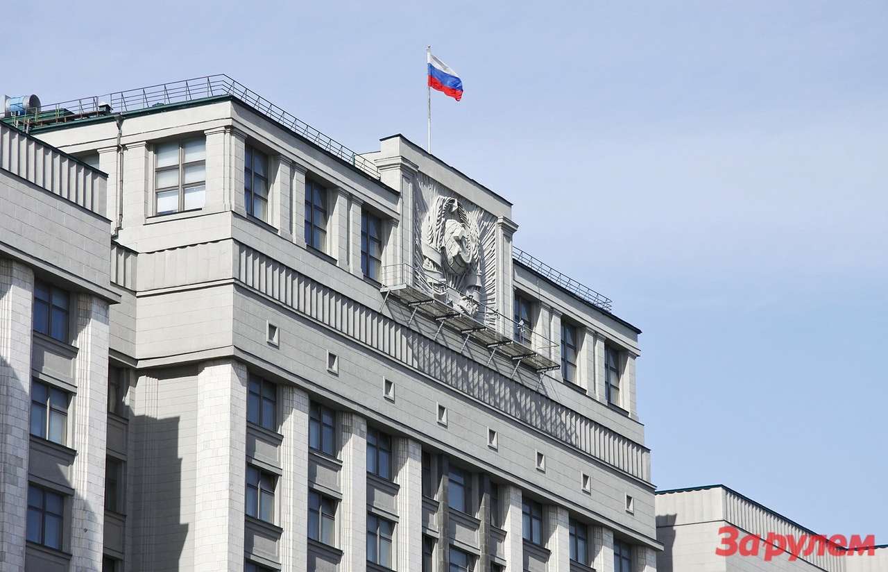 Госдума утвердила штрафы для водителей-тихоходов