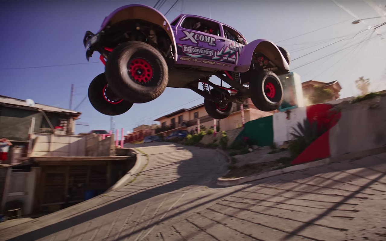 Как он это делает?! Экстремальная поездка на багги по Тихуане (видео)