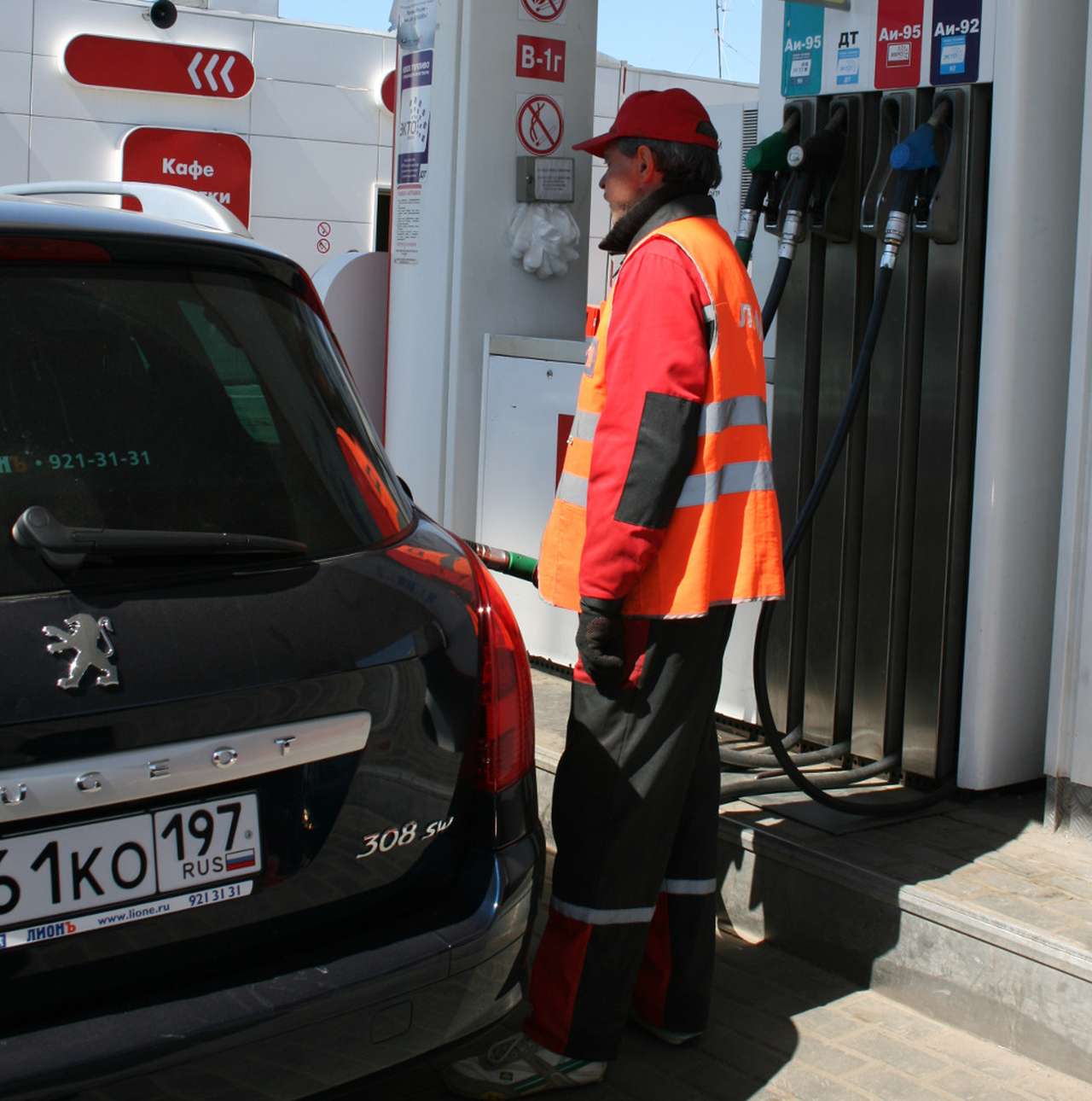 Правительство продлило оборот низкокачественного топлива