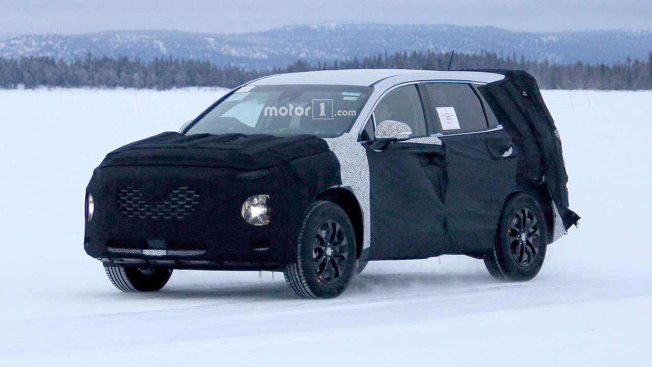 Hyundai Grand Santa Fe: перемен требуют их сердца
