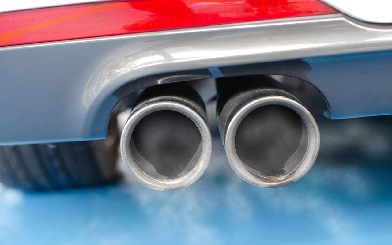 В Евросоюзе разрешат продавать машины с ДВС после 2035 года. Но при одном условии