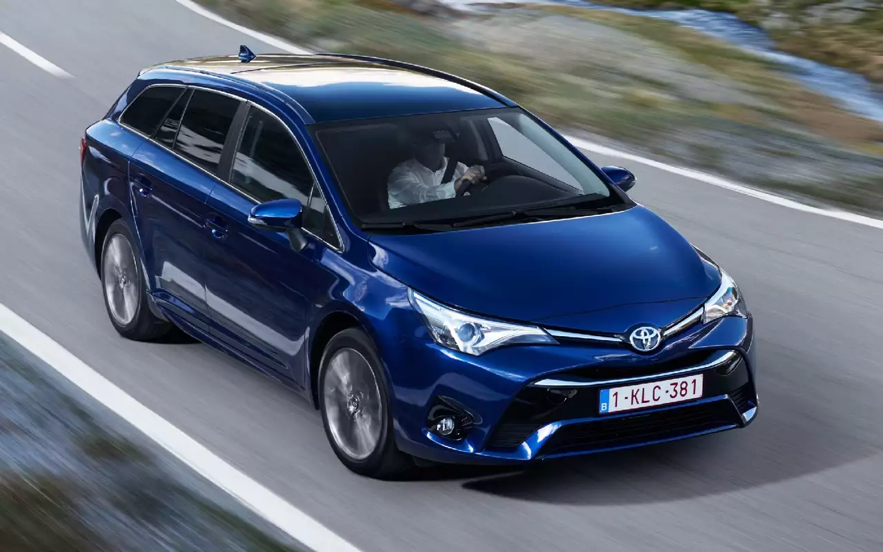 Toyota Avensis может исчезнуть вместе с D-классом