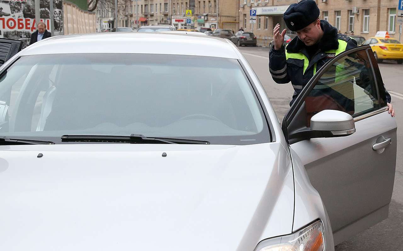 Скрытые патрули ГИБДД: где работают и какие нарушения фиксируют