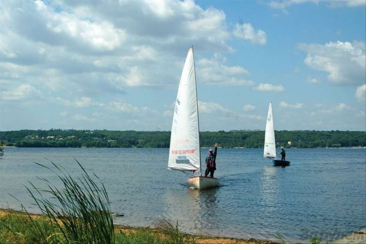 Под парусом