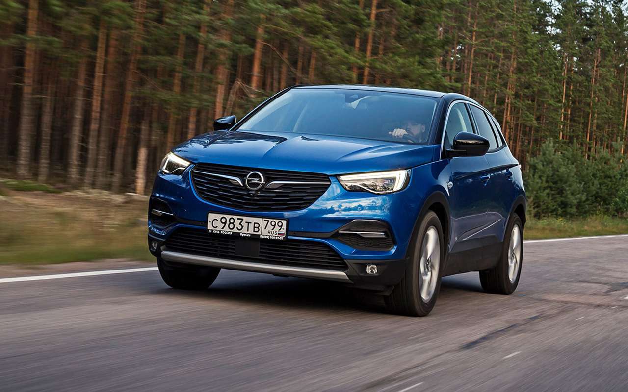 На асфальте Opel Grandland X хорош, но может показаться жестковатым
