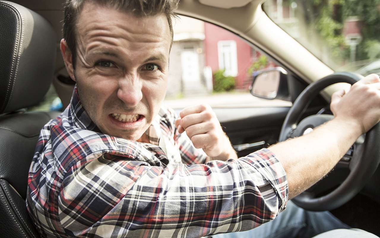 Автомобилисты рассказали, кто из них худший водитель
