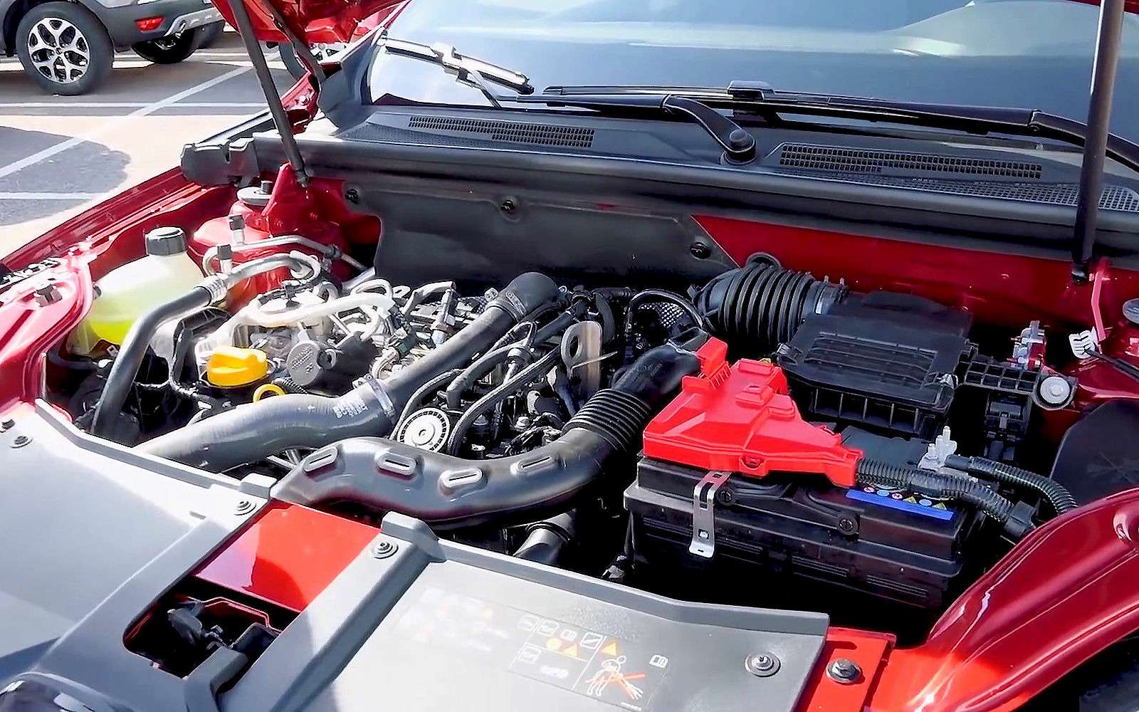 Мотор 1.3 рено. Двигатель аркана 1.3 турбо. Мотор Рено аркана 1.6. Renault Arkana мотор 1.6. Рено аркана под капотом.